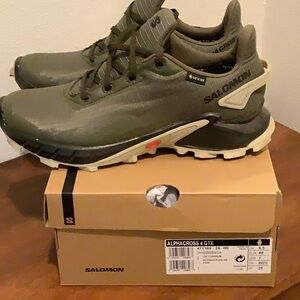 Salomon Green Athletic Shoes with Breathable Mesh